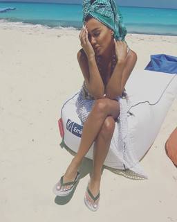 Maya Diab feet photo thumbnail