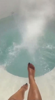 Maya Diab feet photo thumbnail