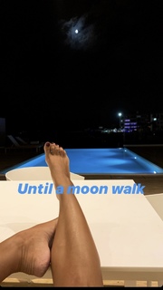 Maya Diab feet photo thumbnail