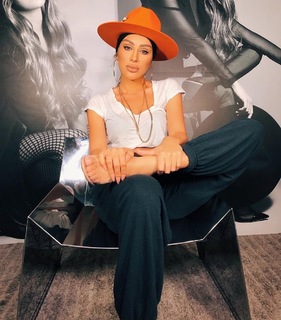 Maya Diab feet photo thumbnail