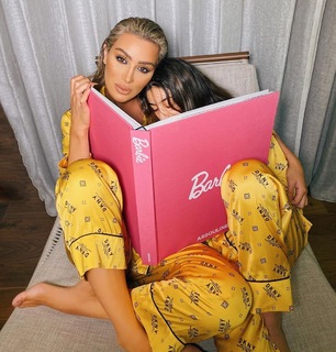 Maya Diab feet photo thumbnail