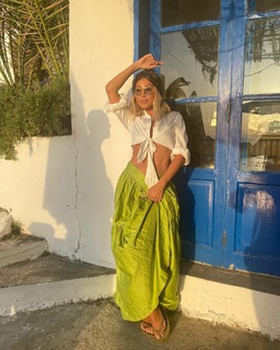 Maya Diab feet photo thumbnail