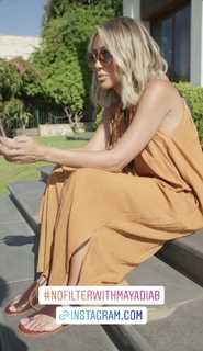 Maya Diab feet photo thumbnail