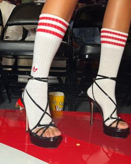 Maya Diab feet photo thumbnail