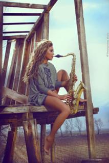 Maya Diab feet photo thumbnail