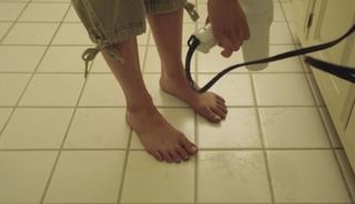 Maya Erskine feet photo 11