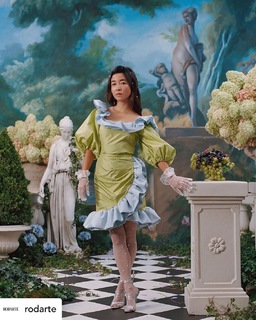 Maya Erskine feet photo 18