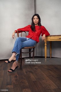 Maya Erskine feet photo 16