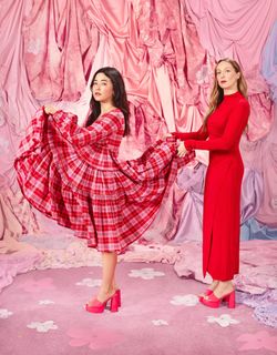 Maya Erskine feet photo 2