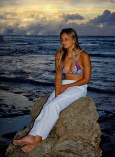 Maya Gabeira feet photo 17