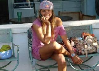 Maya Gabeira feet photo 2