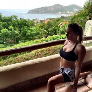 Maya Gabeira feet photo 10
