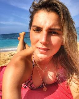 Maya Gabeira feet photo 3