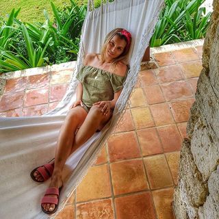 Maya Gabeira feet photo 10