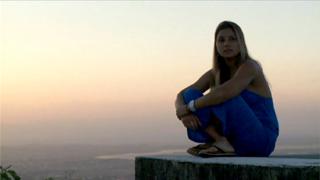 Maya Gabeira feet photo 9