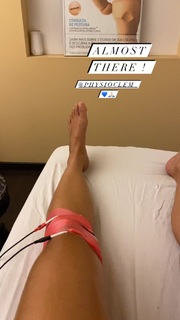 Maya Gabeira feet photo 4