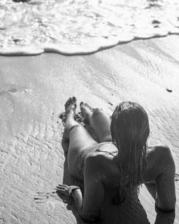 Maya Gabeira feet photo 1