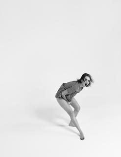 Maya Hawke feet photo thumbnail