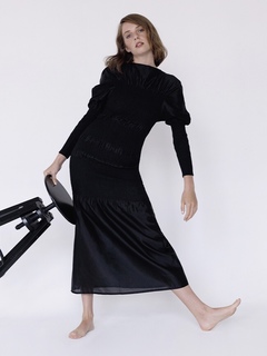 Maya Hawke feet photo thumbnail