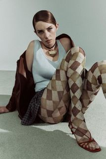 Maya Hawke feet photo 11