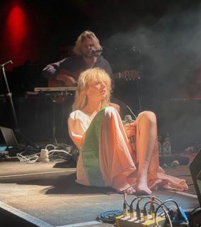 Maya Hawke feet photo 9