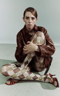 Maya Hawke feet photo 3