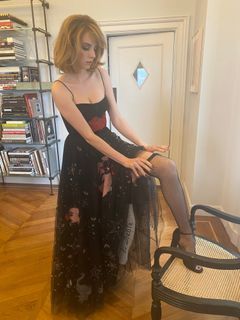 Maya Hawke feet photo 15