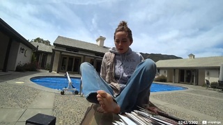 Maya Higa feet photo thumbnail