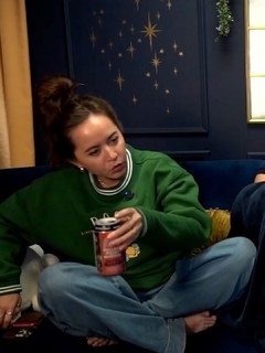 Maya Higa feet photo thumbnail