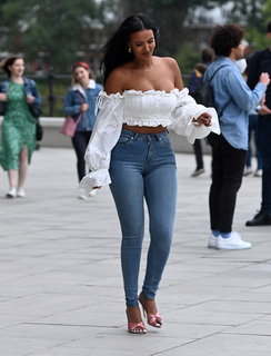Maya Jama feet photo thumbnail