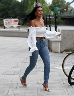 Maya Jama feet photo thumbnail