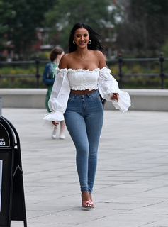 Maya Jama feet photo thumbnail