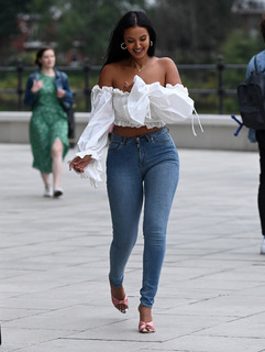 Maya Jama feet photo thumbnail