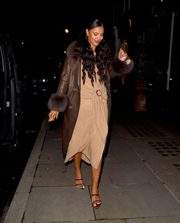 Maya Jama feet photo thumbnail