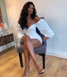 Maya Jama feet photo thumbnail