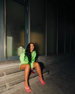 Maya Jama feet photo thumbnail