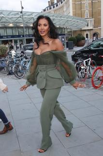 Maya Jama feet photo thumbnail
