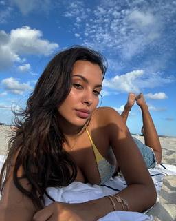 Maya Jama feet photo thumbnail
