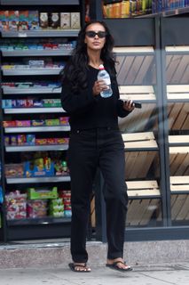 Maya Jama feet photo thumbnail