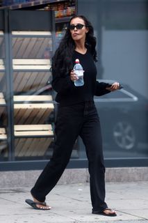 Maya Jama feet photo thumbnail