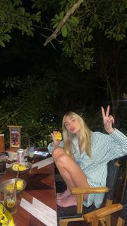 Maya Key feet photo 1