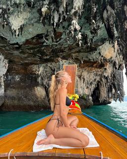 Maya Key feet photo 6