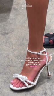 Maya Key feet photo 16