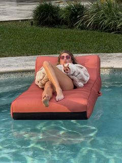 Maya Key feet photo 5