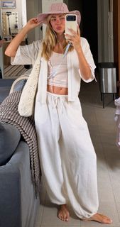 Maya Key feet photo 6