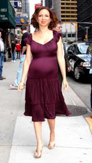 Maya Rudolph feet photo thumbnail