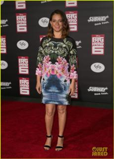Maya Rudolph feet photo thumbnail