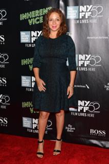 Maya Rudolph feet photo thumbnail