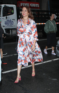 Maya Rudolph feet photo thumbnail