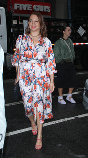 Maya Rudolph feet photo thumbnail